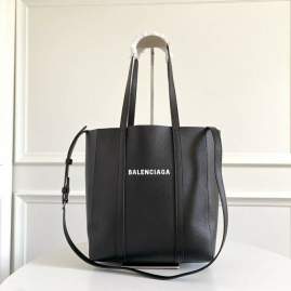 Picture of Balenciaga Handbags _SKUfw177415967fw